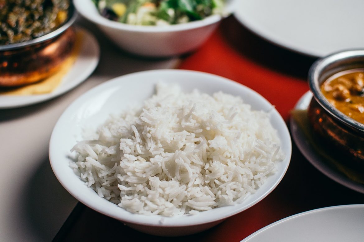 दुपारच्या जेवणात भात खाल्ल्यावर झोप येतेय? आताच ‘हे’ वाचा